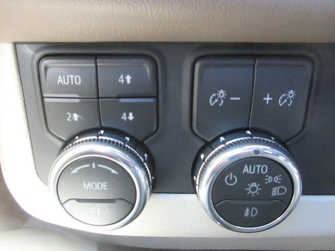 New 2026 GMC Yukon XL Denali AWD/4WD image 17