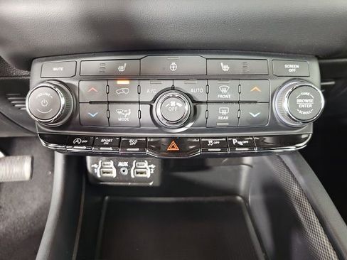 Certified 2024 Dodge Durango GT image 23