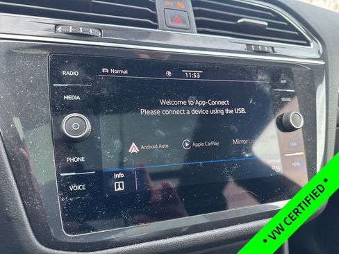 Certified 2023 Volkswagen Tiguan SE R-Line image 21