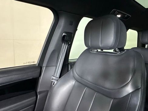 Used 2023 Land Rover Range Rover SE image 21