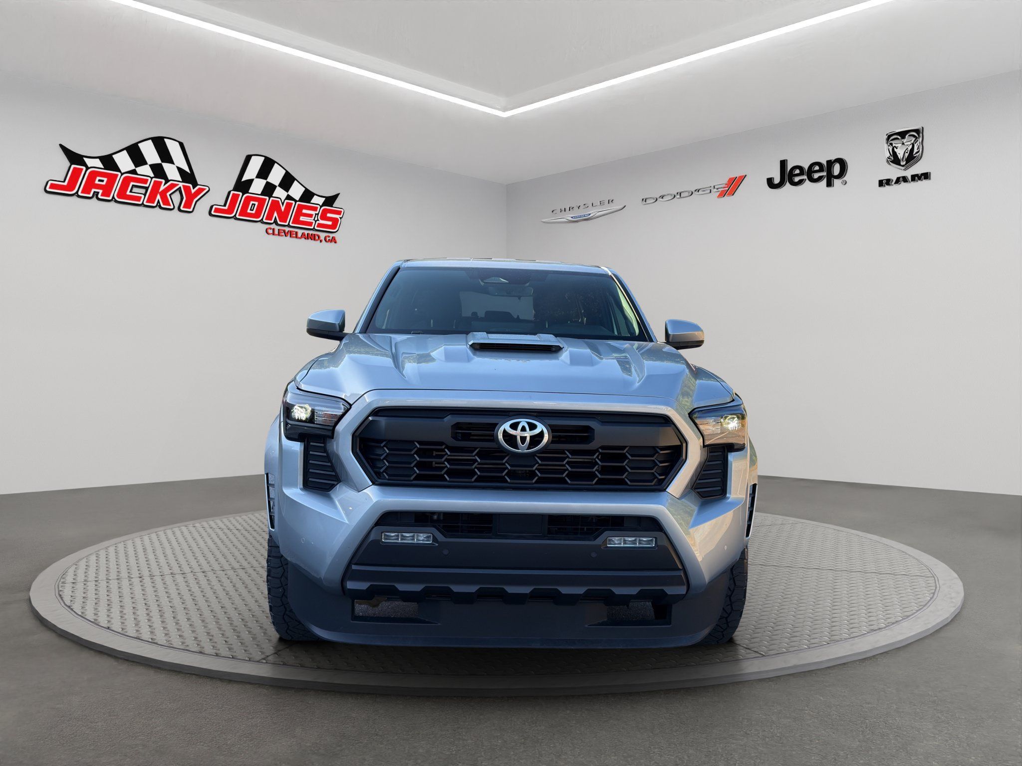 Used 2024 Toyota Tacoma TRD Sport w/ TRD Sport Upgrade Package AWD/4WD image 13