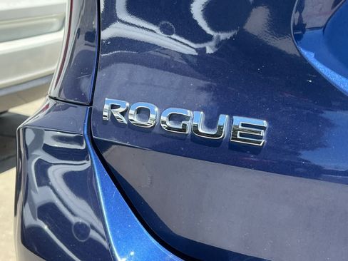 Used 2017 Nissan Rogue SV FWD image 13
