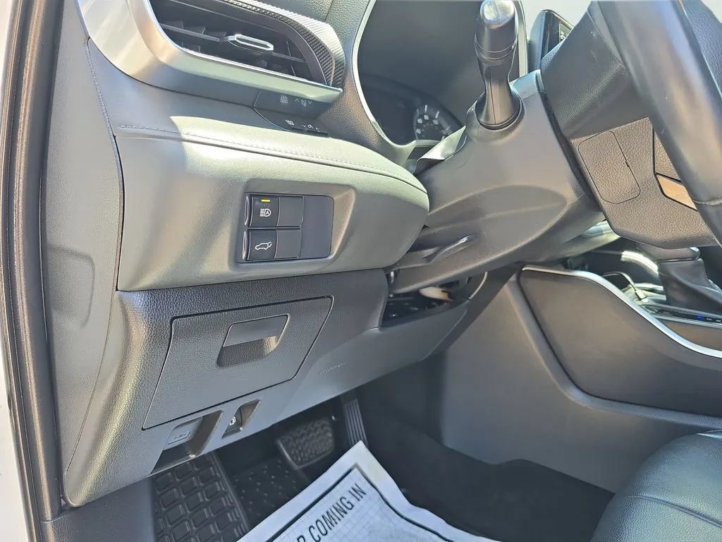 Used 2021 Toyota Highlander XSE AWD/4WD image 13