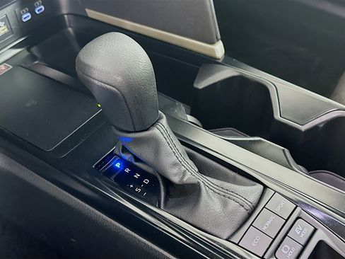 Used 2025 Toyota Camry LE image 25