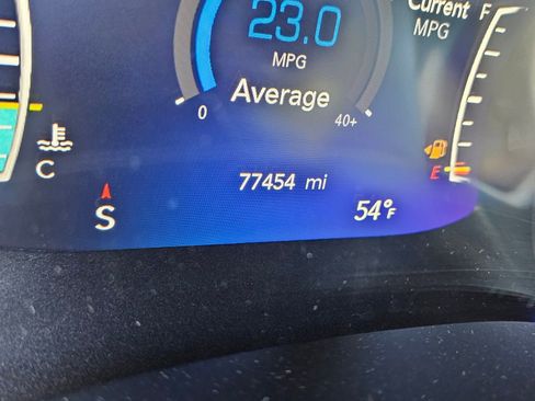 Used 2023 Chrysler Pacifica Touring-L image 28