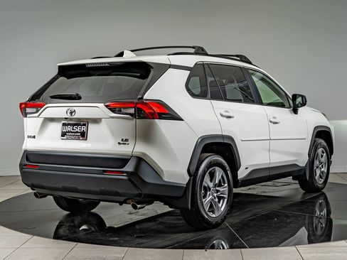 Used 2025 Toyota RAV4 LE AWD/4WD image 5