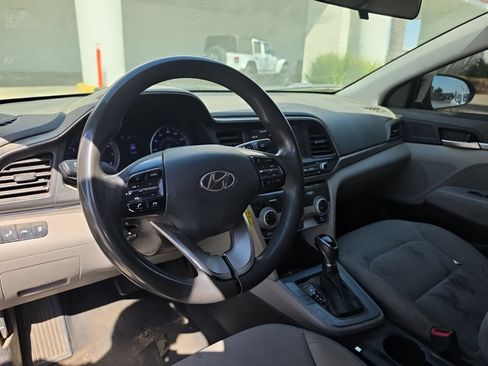 Used 2019 Hyundai Elantra SEL FWD image 6