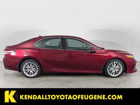 Used 2018 Toyota Camry XLE w/ Driver Assist Package FWD image 4