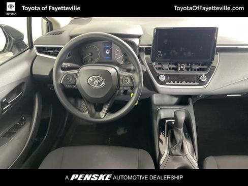 Used 2023 Toyota Corolla LE image 5