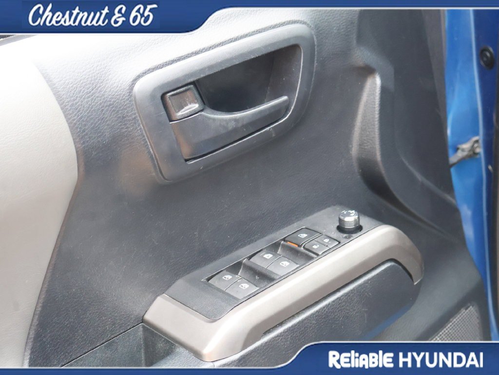 Used 2018 Toyota Tacoma SR5 RWD image 21
