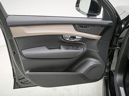 New 2026 Volvo XC90 B6 Plus w/ Protection Package Premier image 10