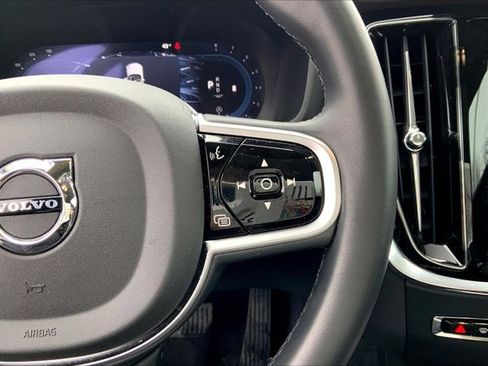 Used 2025 Volvo V60 B5 Cross Country Plus image 19