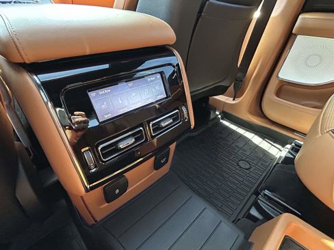 Used 2023 Lincoln Aviator Black Label w/ Jet Package image 15