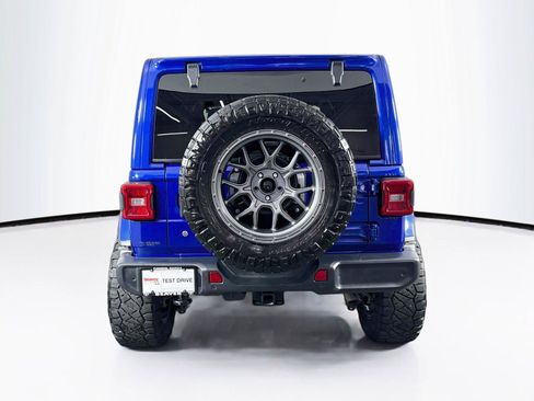 Used 2019 Jeep Wrangler Unlimited Sahara AWD/4WD image 12