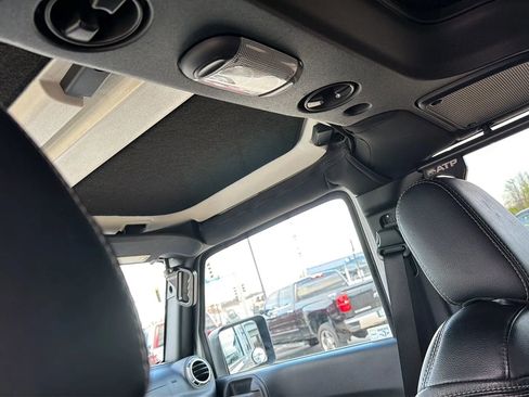 Used 2016 Jeep Wrangler Unlimited Rubicon image 52