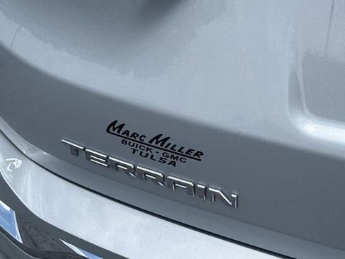 Used 2020 GMC Terrain Denali w/ Denali Premium Package FWD image 6