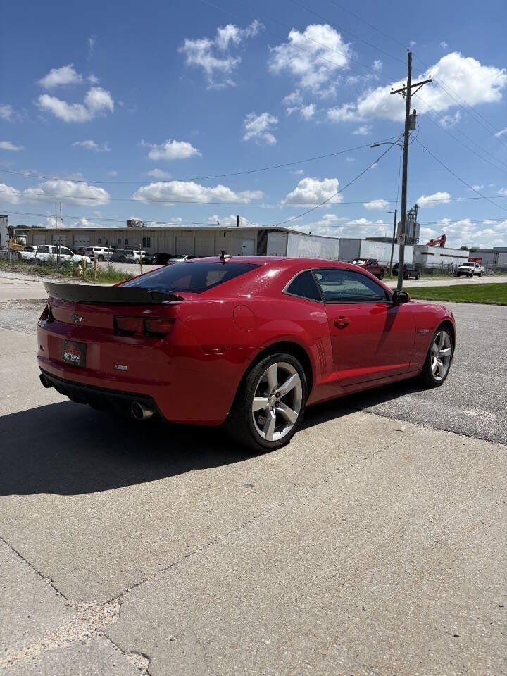 Used 2010 Chevrolet Camaro SS w/ RS Package RWD image 4