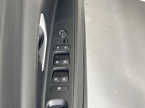 Used 2023 Hyundai Elantra SEL w/ Preferred Accessory Package image 17