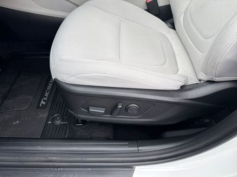 Used 2025 Hyundai Tucson SEL AWD/4WD image 11