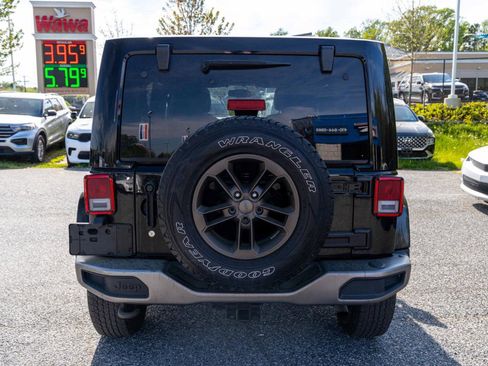Used 2016 Jeep Wrangler Unlimited Sahara image 5