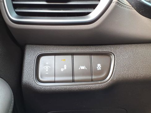 Used 2019 Hyundai Santa Fe SE image 24