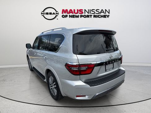 Used 2024 Nissan Armada SL w/ Captain's Chairs Package AWD/4WD image 9
