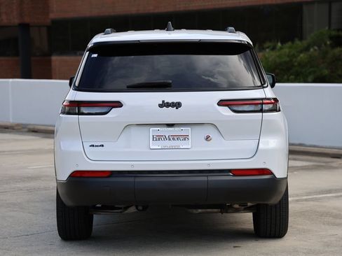 Used 2024 Jeep Grand Cherokee L Altitude AWD/4WD image 3