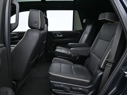 Used 2024 Chevrolet Tahoe Premier w/ Premium Package image 33