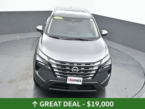 Used 2024 Nissan Rogue SV image 30