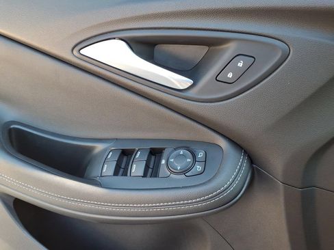 Used 2020 Buick Encore GX Select w/ Advanced Technology Package FWD image 31