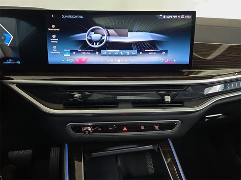 Used 2024 BMW X5 xDrive50e w/ Parking Assistance Package image 23