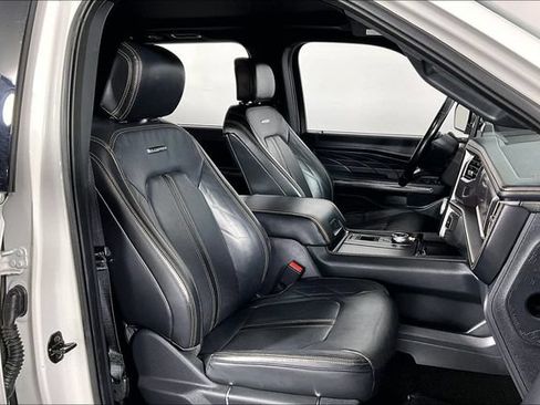 Used 2022 Ford Expedition Platinum RWD image 11