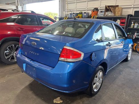 Used 2011 Ford Focus S FWD image 2