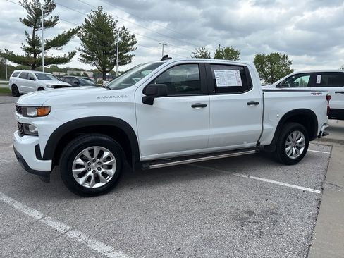 Used 2021 Chevrolet Silverado 1500 Custom image 17