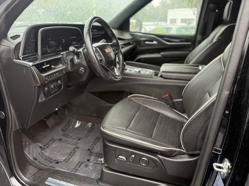 Used 2024 Cadillac Escalade Sport AWD/4WD image 15