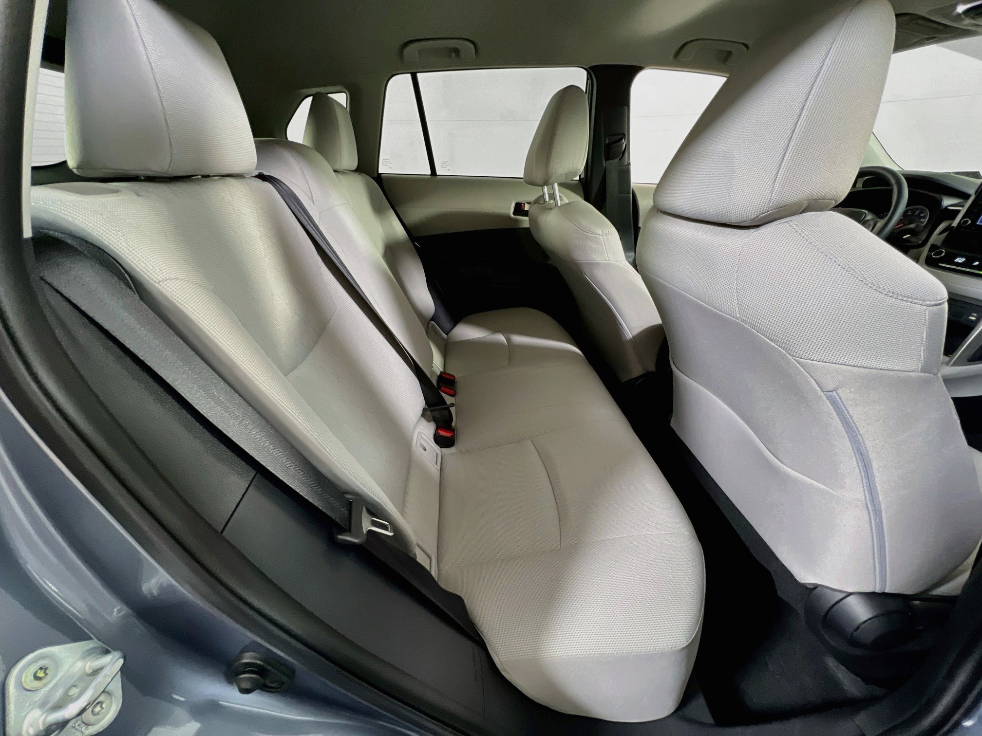Used 2022 Toyota Corolla Cross LE AWD/4WD image 24