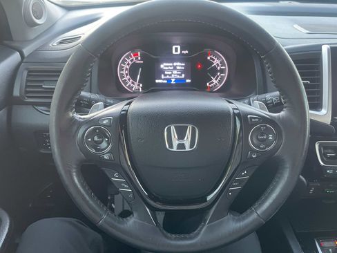 Used 2017 Honda Pilot Touring image 37