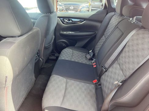 Used 2017 Nissan Rogue Sport SV w/ SV All-Weather Package image 8