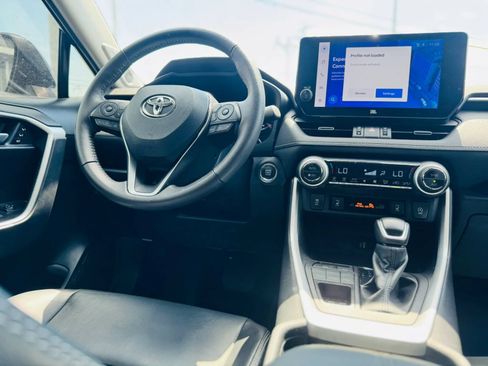 Used 2023 Toyota RAV4 XLE Premium AWD/4WD image 20