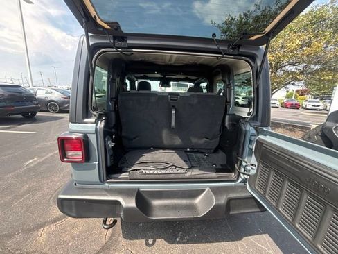 Used 2025 Jeep Wrangler Sport AWD/4WD image 19