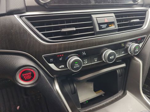 Used 2020 Honda Accord Touring image 10