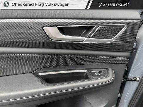Used 2025 Volkswagen Atlas Cross Sport SEL AWD/4WD image 24