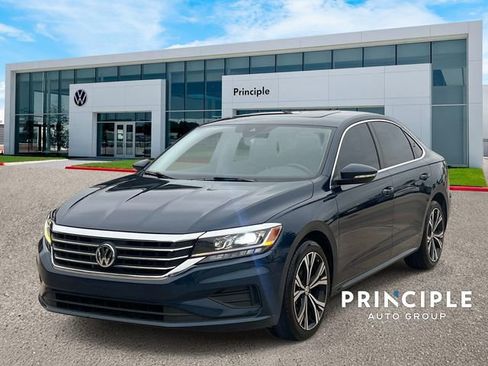 Used 2021 Volkswagen Passat 2.0T SE FWD image 1
