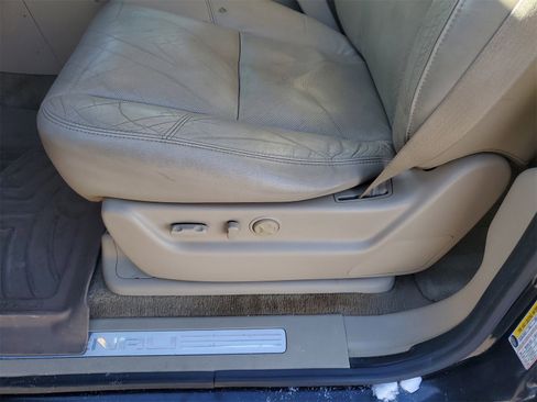 Used 2011 GMC Yukon XL Denali image 19