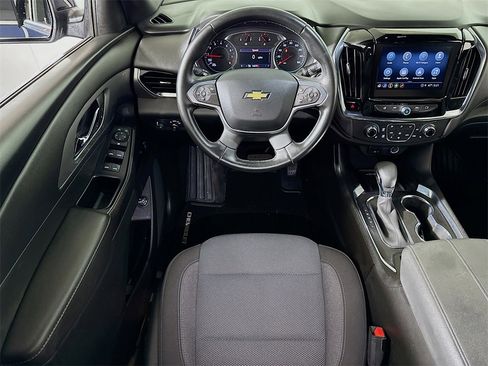 Used 2023 Chevrolet Traverse LT image 19