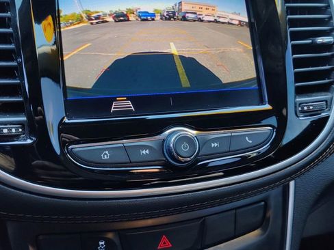 Used 2022 Chevrolet Trax LT w/ Midnight Edition image 23