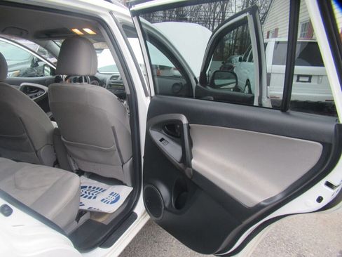 Used 2012 Toyota RAV4 4WD image 31