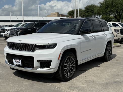 Used 2025 Jeep Grand Cherokee L Summit AWD/4WD image 9