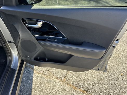 Used 2022 Kia Niro EX image 14