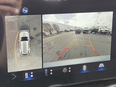 New 2026 Chevrolet Equinox LT w/ Safety and Technology Package FWD image 4